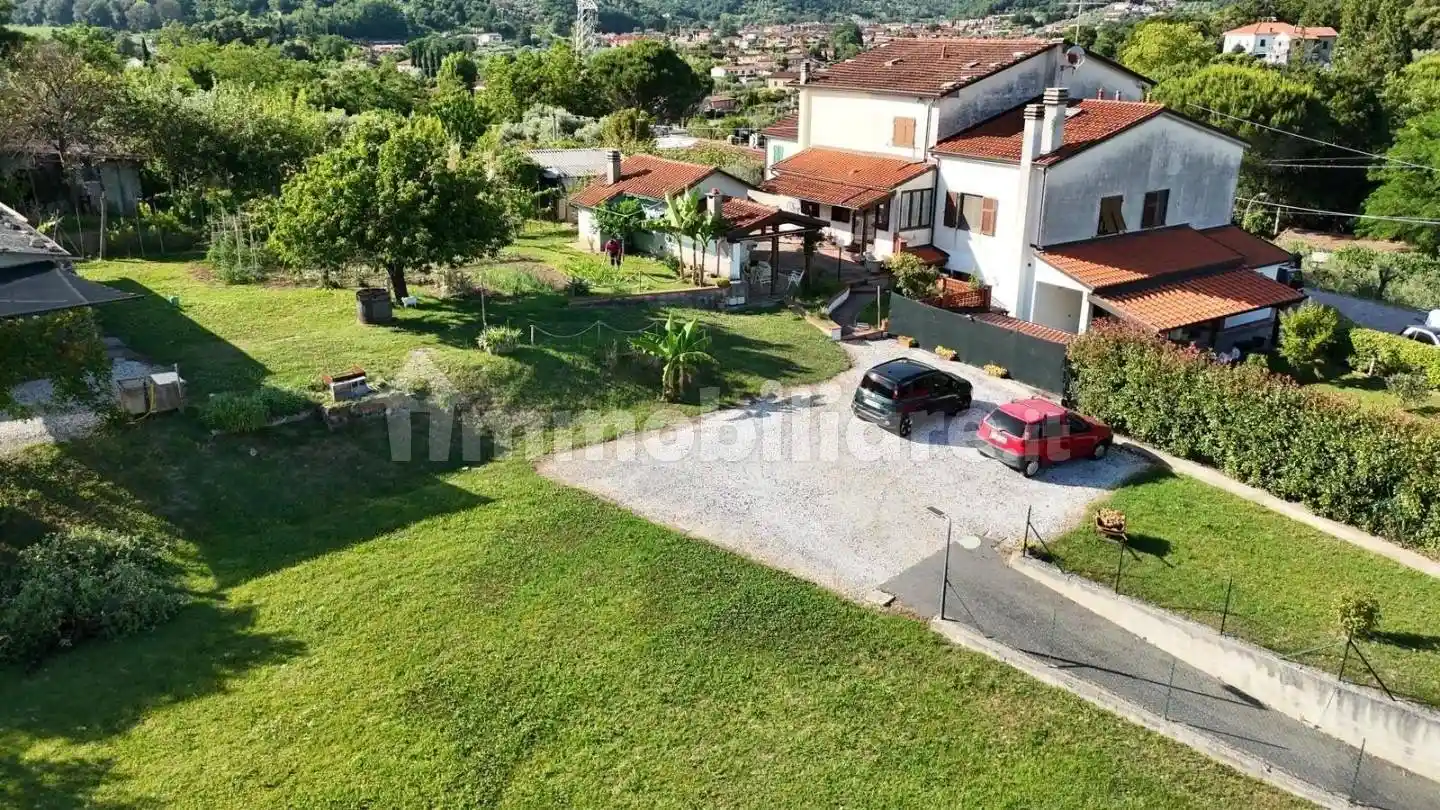 Villa in vendita a Sarzana