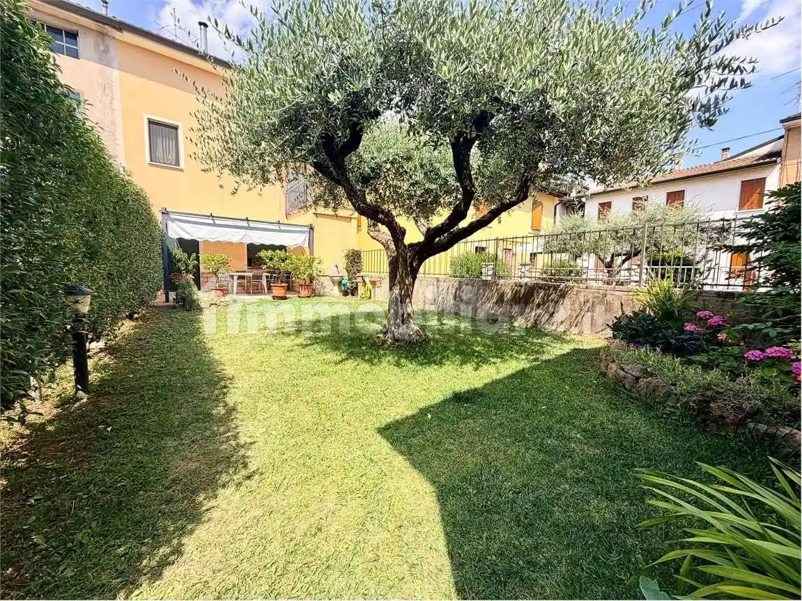 Villa in vendita a Villafranca di Verona