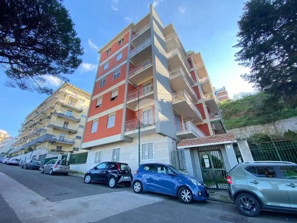 Appartamento in affitto a Napoli