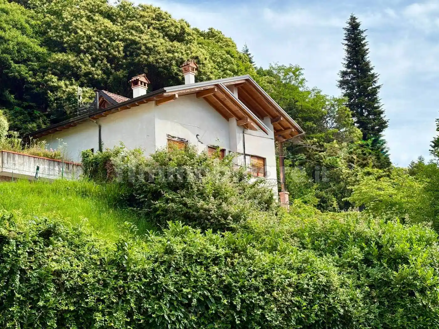 Villa in vendita a Cuasso al Monte