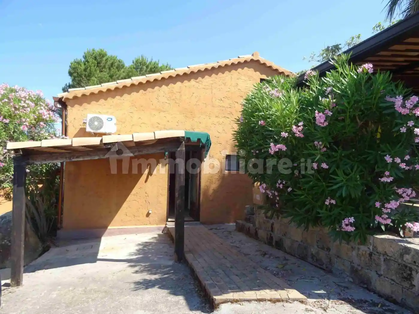 Villa in vendita a Santa Caterina dello Ionio