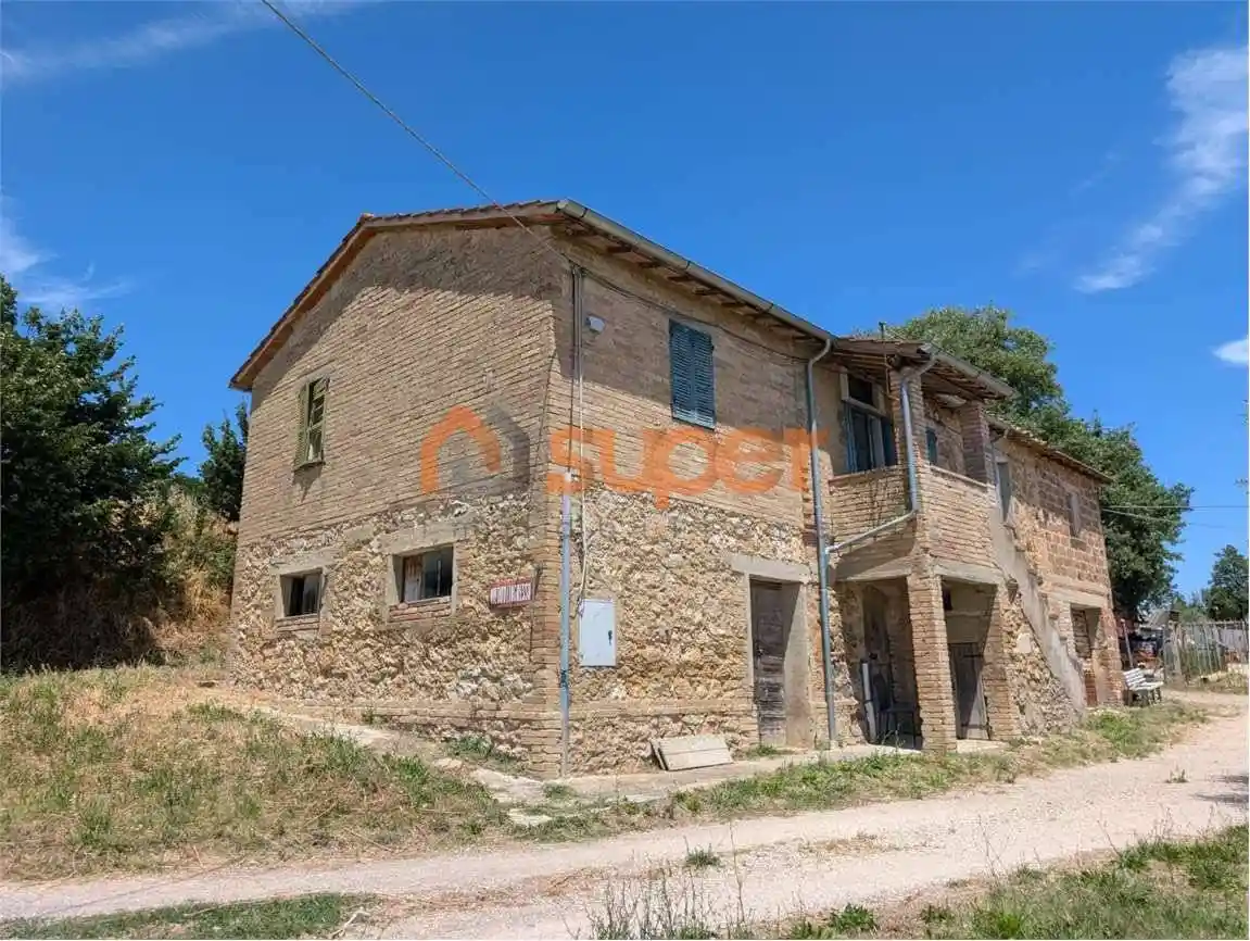 Rustico - Casale in vendita a Perugia