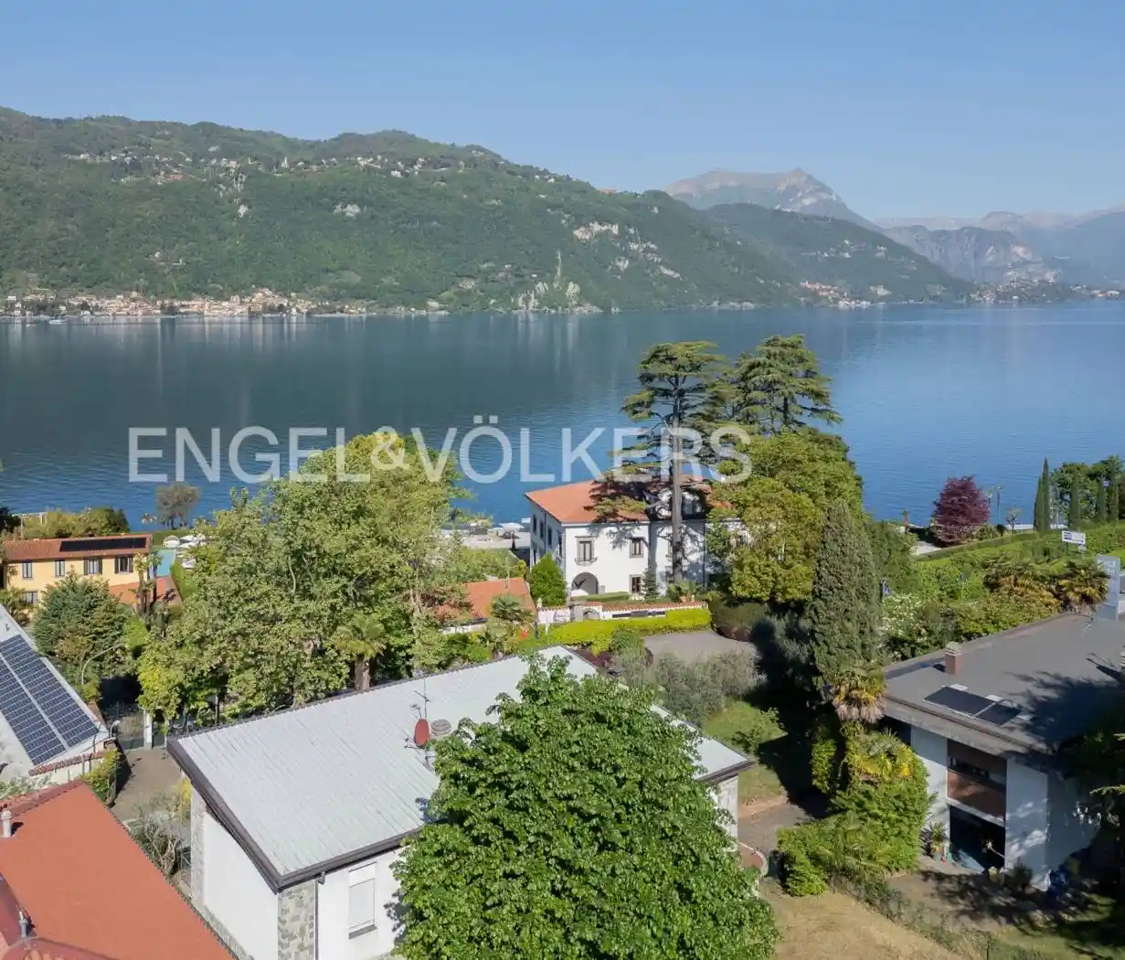 Villa in vendita a Mandello del Lario