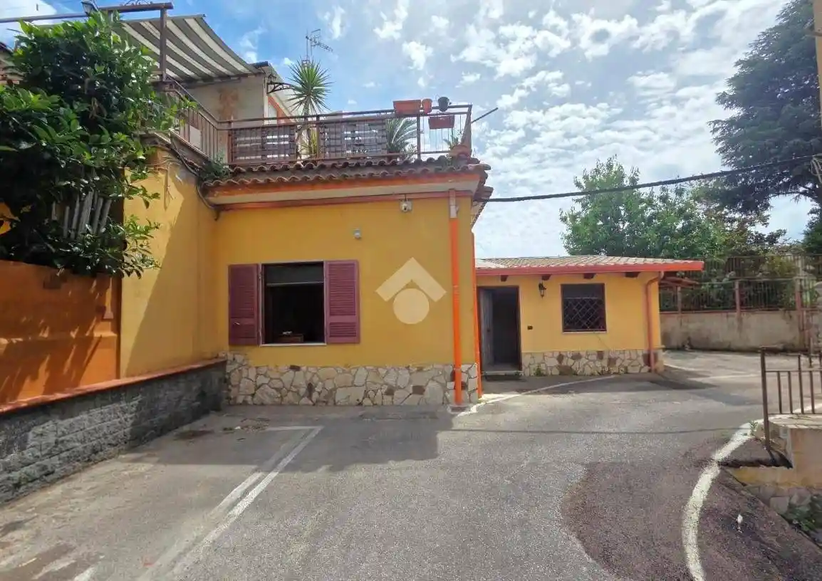 Appartamento in affitto a Napoli