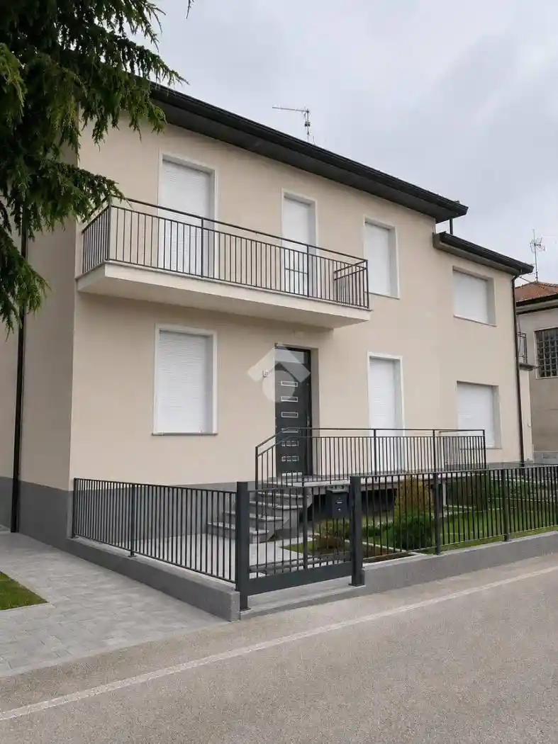 Palazzo - Edificio in vendita a Cesena