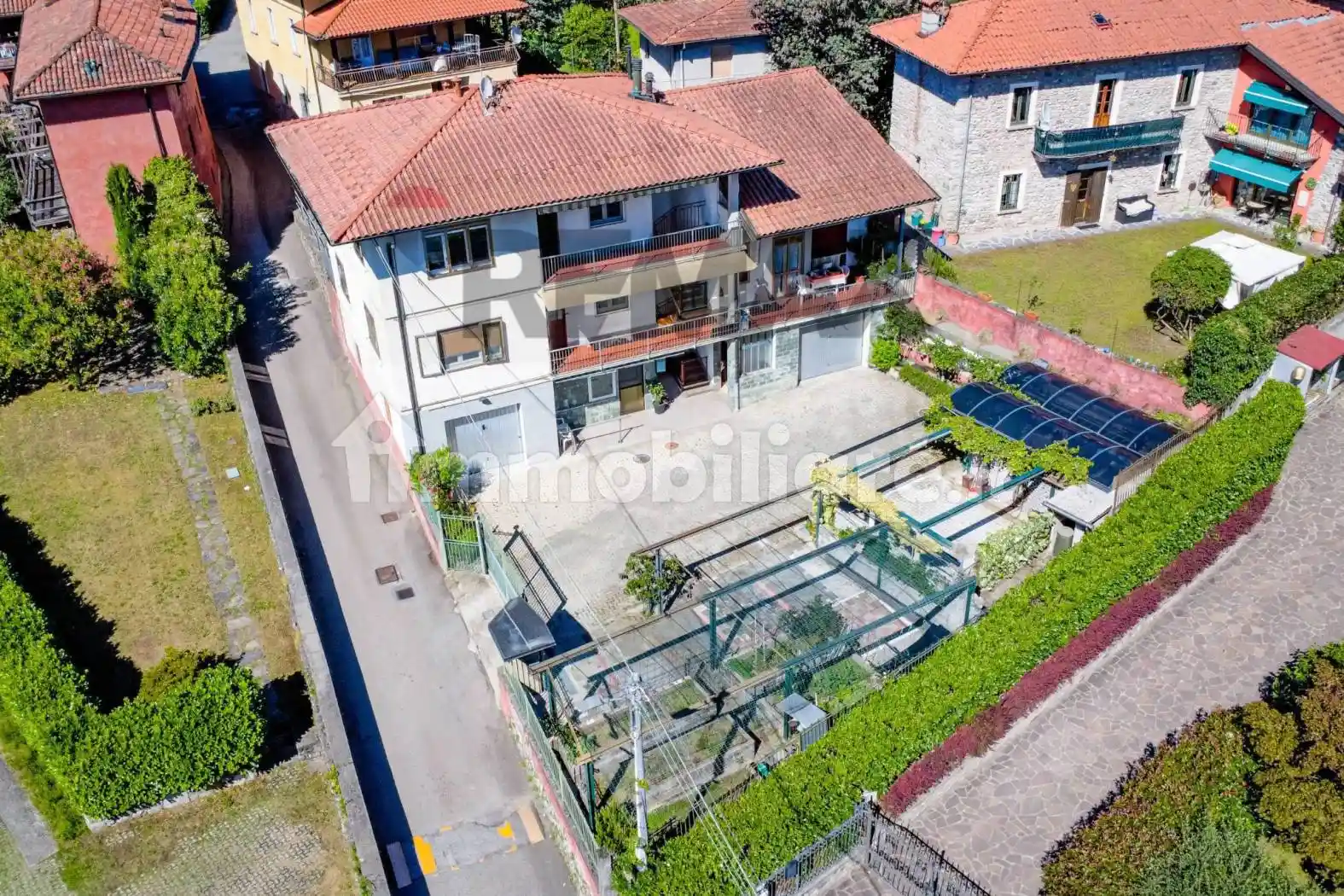 Appartamento in vendita a Brezzo di Bedero