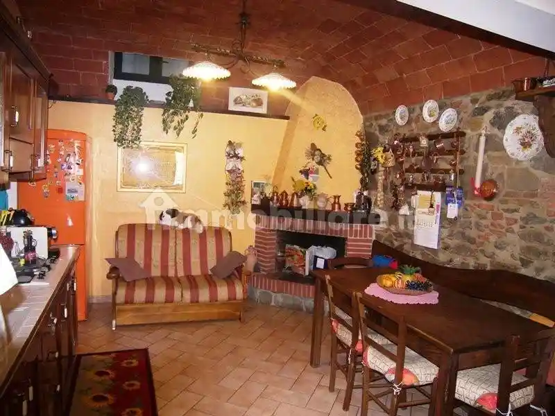 Casa indipendente in vendita a Sinalunga