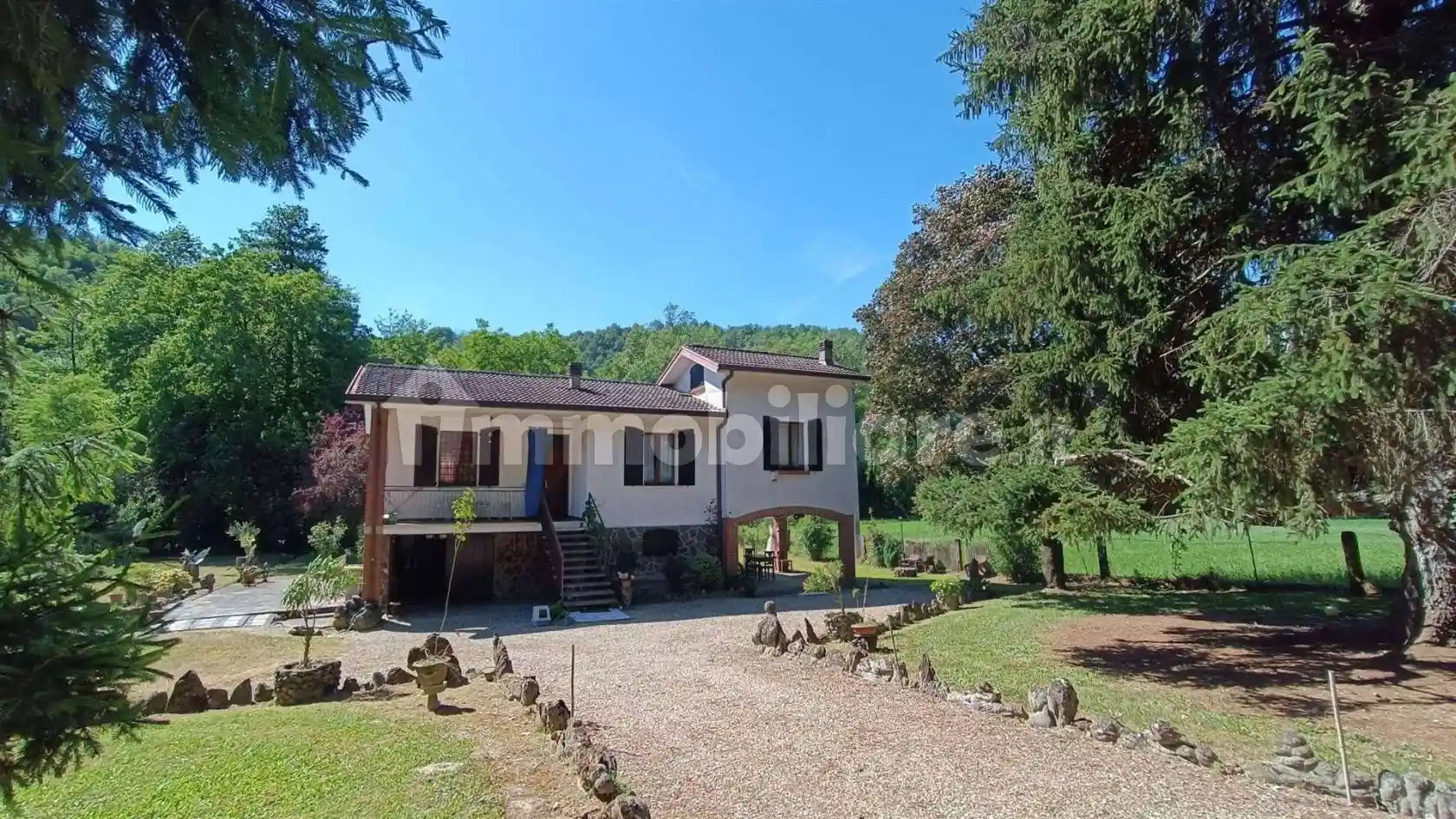 Villa in vendita a Gropparello