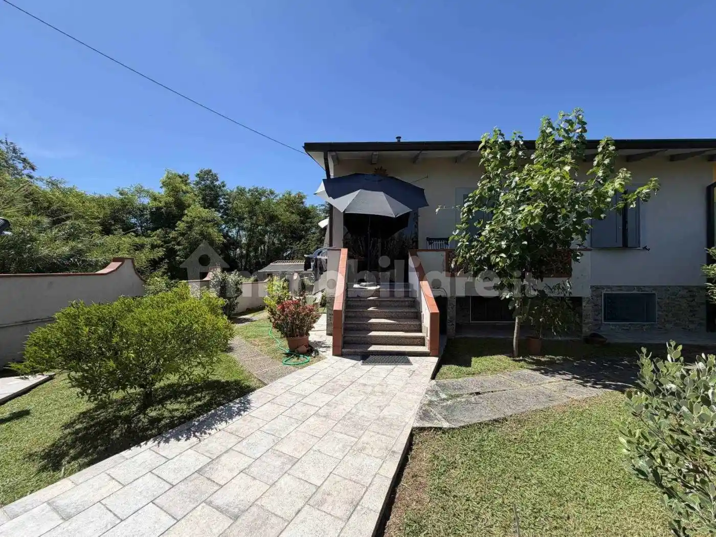 Casa indipendente in vendita a Luni