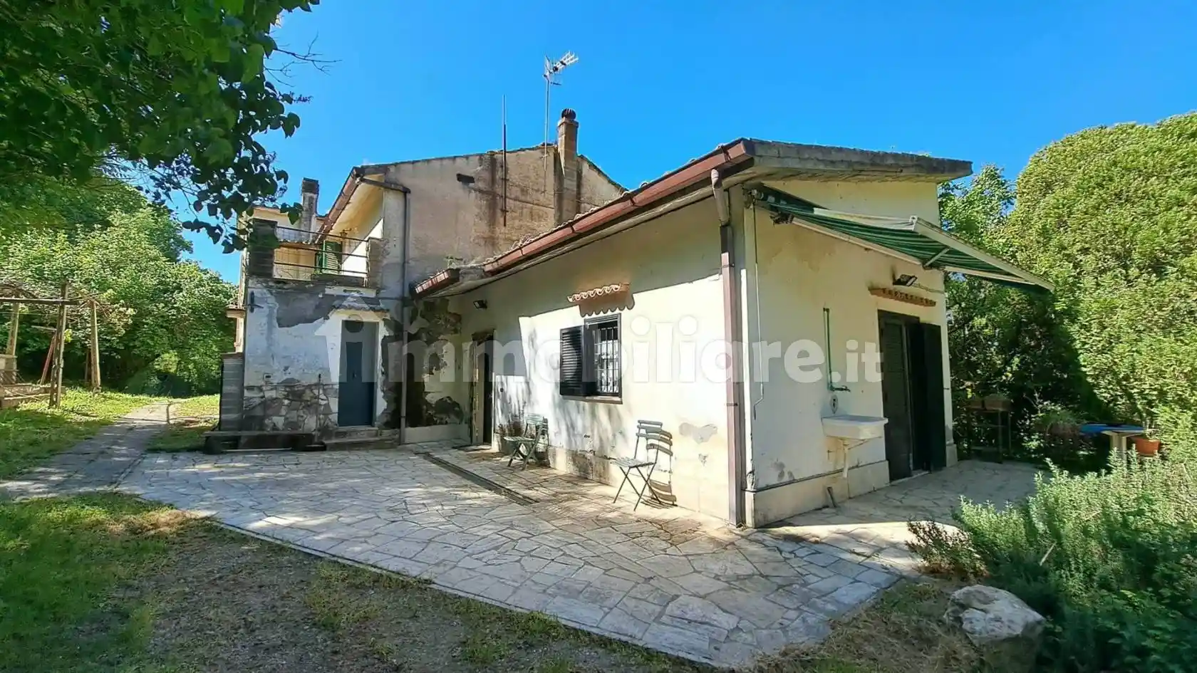 Rustico - Casale in vendita a Orte