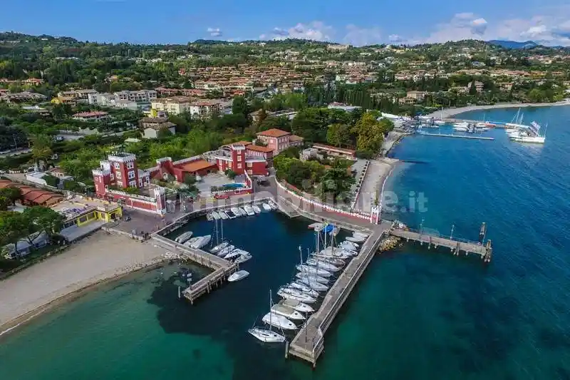 Villa in vendita a Padenghe sul Garda