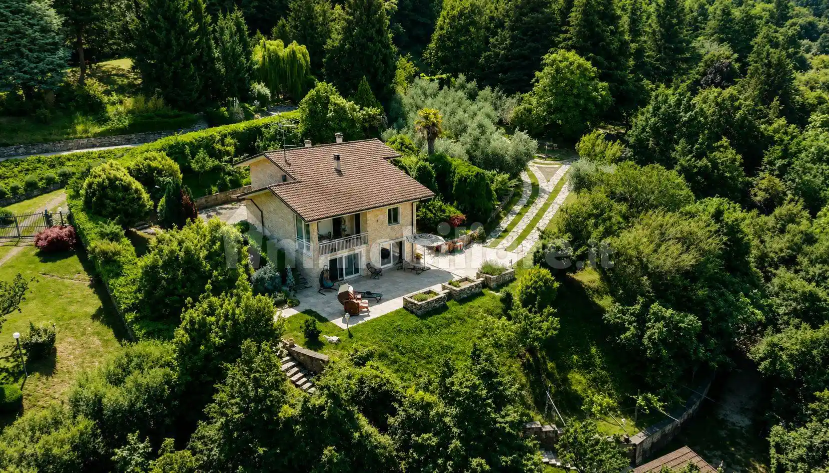 Villa in vendita a Caprino Veronese