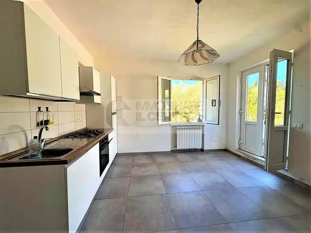 Appartamento in vendita a Sarzana
