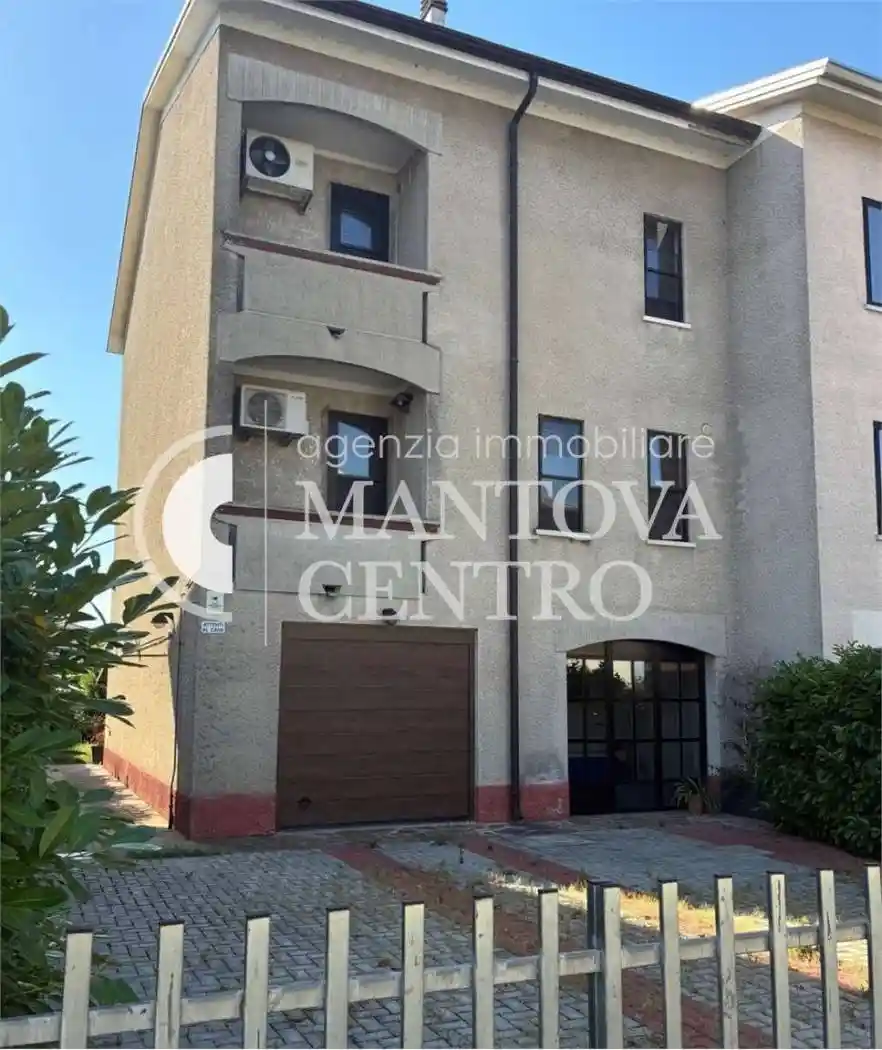 Villa in vendita a Roncoferraro