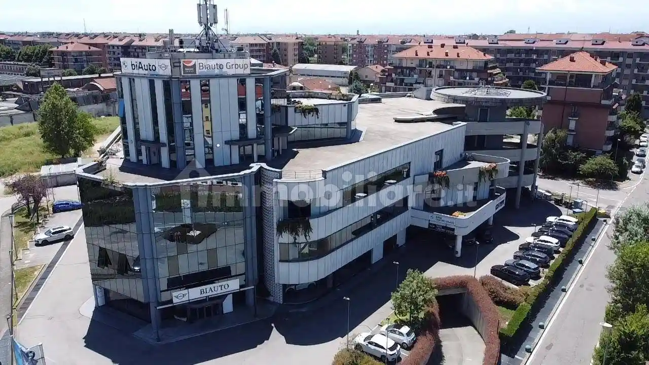 Palazzo - Edificio in vendita a Moncalieri