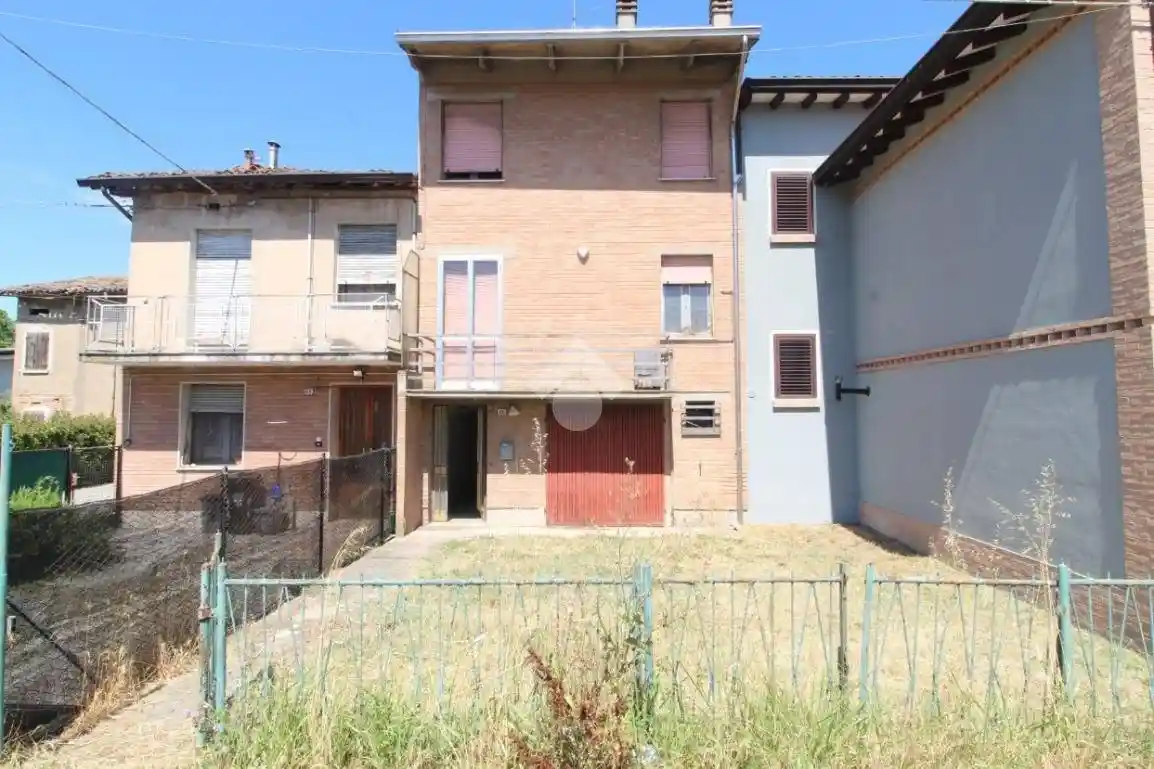 Casa indipendente in vendita a Cadelbosco di Sopra