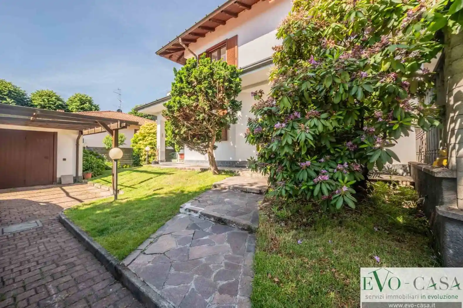 Villa in vendita a Magnago
