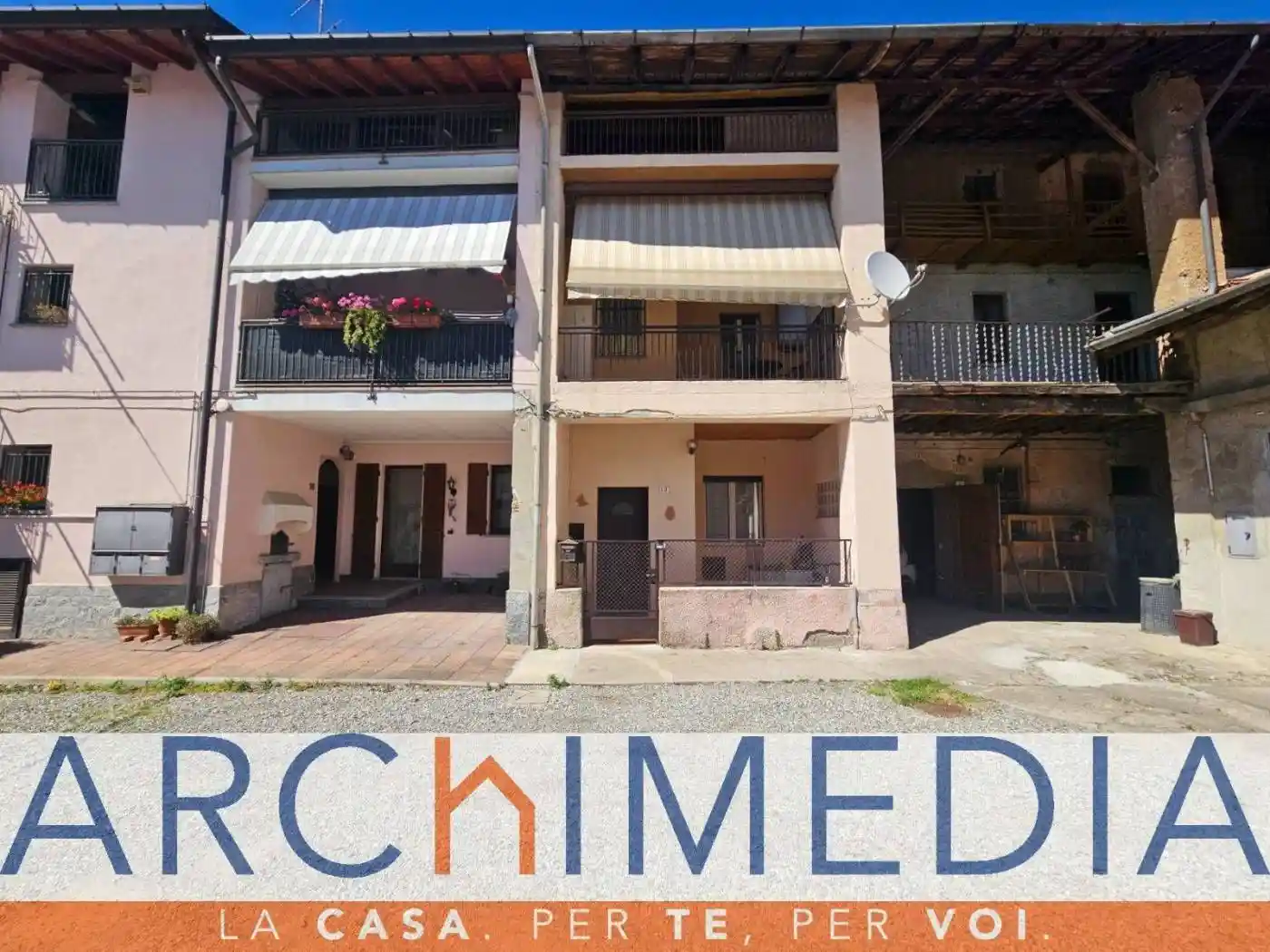 Casa indipendente in vendita a Malnate