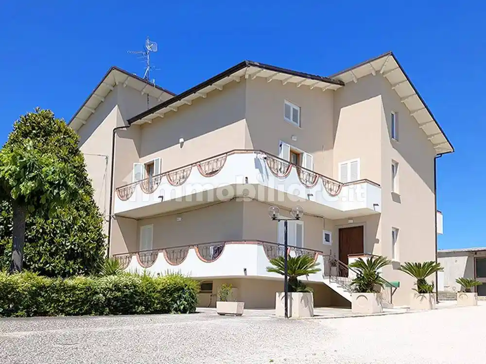 Casa indipendente in vendita a Controguerra