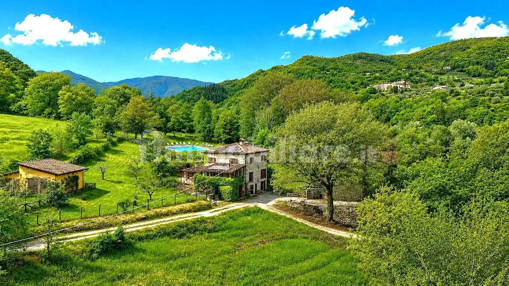 Rustico - Casale in vendita a Caprese Michelangelo