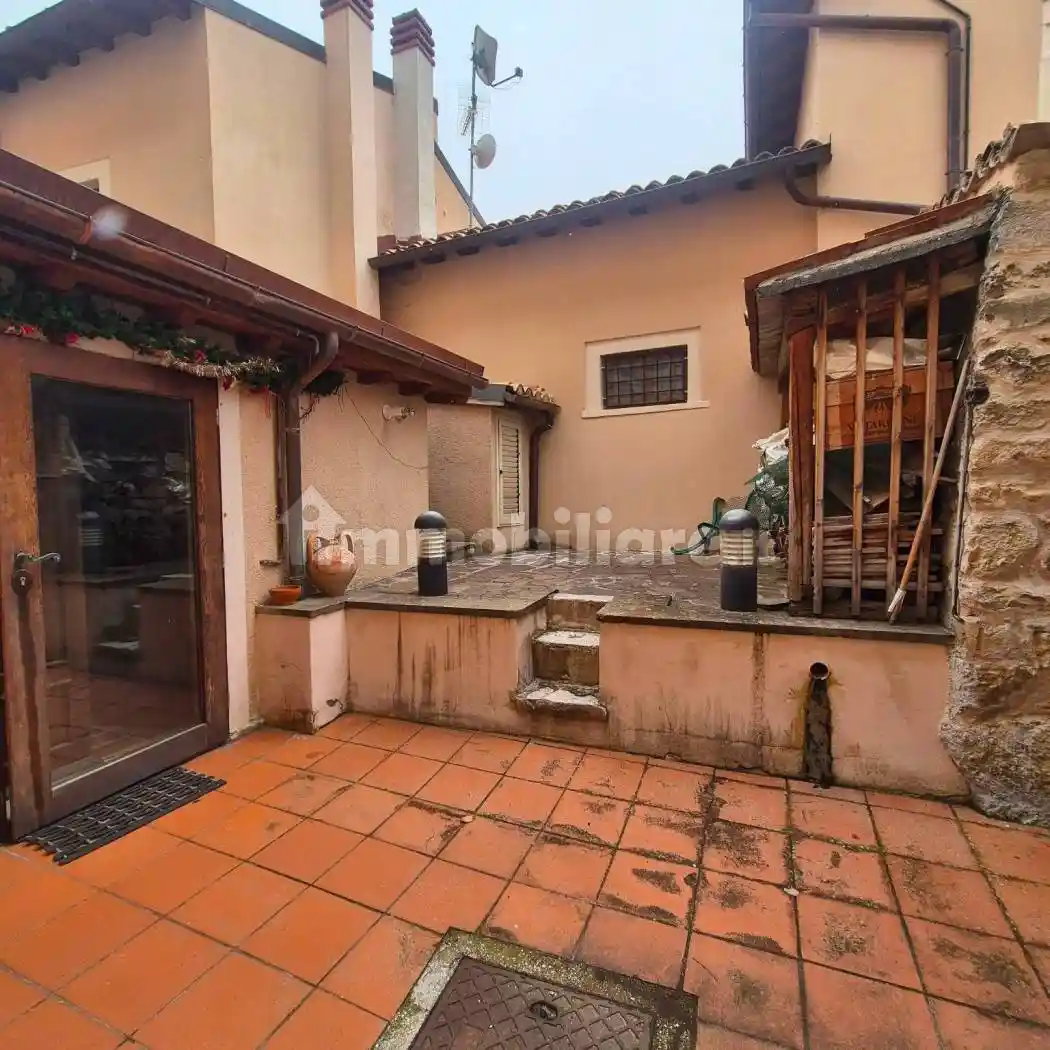 Appartamento in vendita a Rocca di Cambio