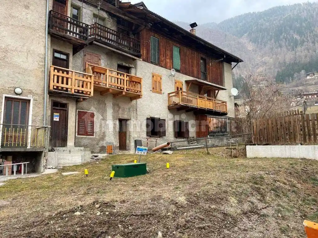 Casa indipendente in vendita a Rabbi