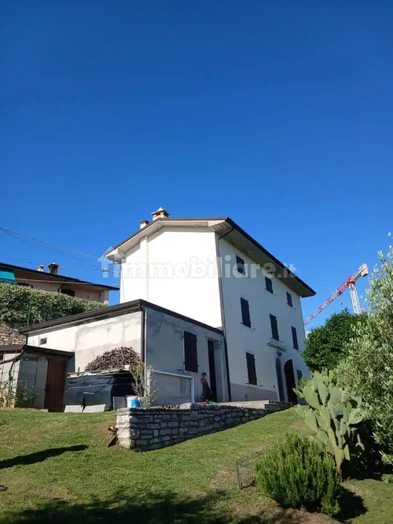 Rustico - Casale in vendita a Sant'Ambrogio di Valpolicella