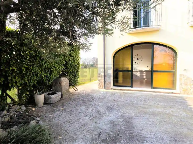 Appartamento in vendita a Montecchio Precalcino