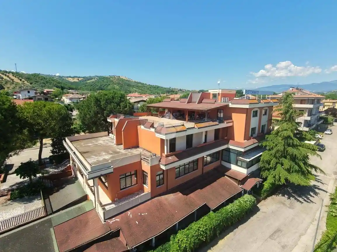 Palazzo - Edificio in vendita a Castellalto