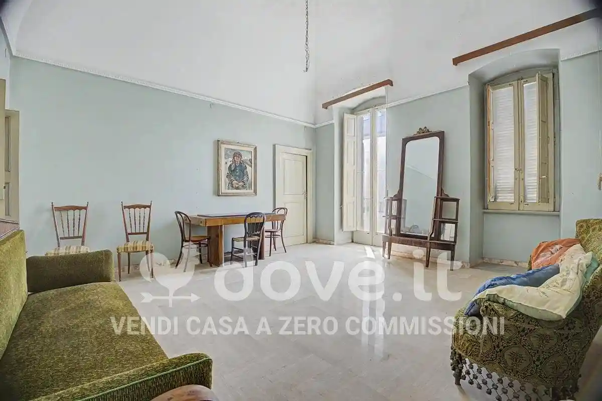 Palazzo - Edificio in vendita a Rutigliano