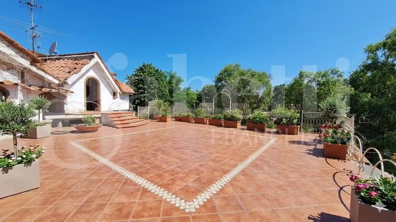 Villa in affitto a Pozzuoli