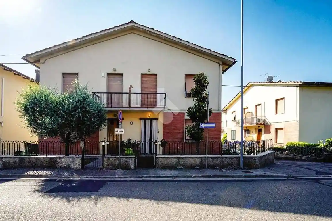 Casa indipendente in vendita a Poggio a Caiano