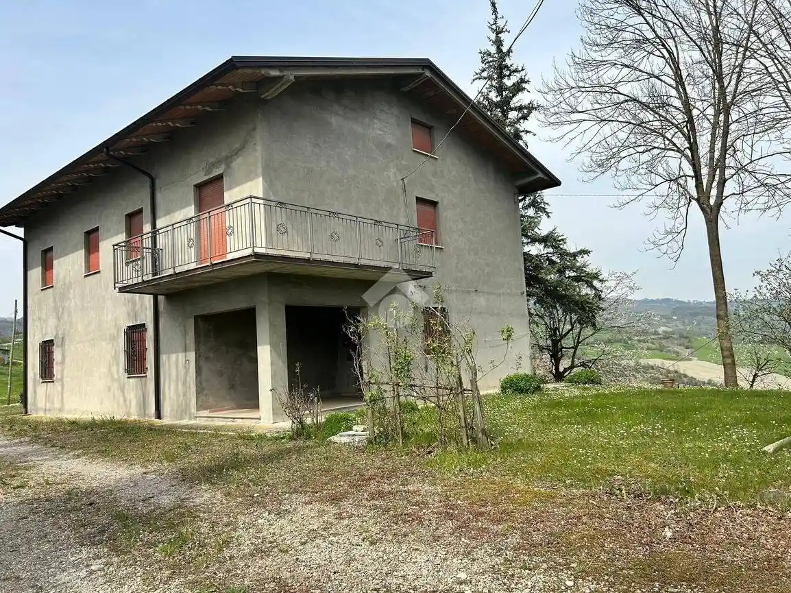Casa indipendente in vendita a Pavullo nel Frignano