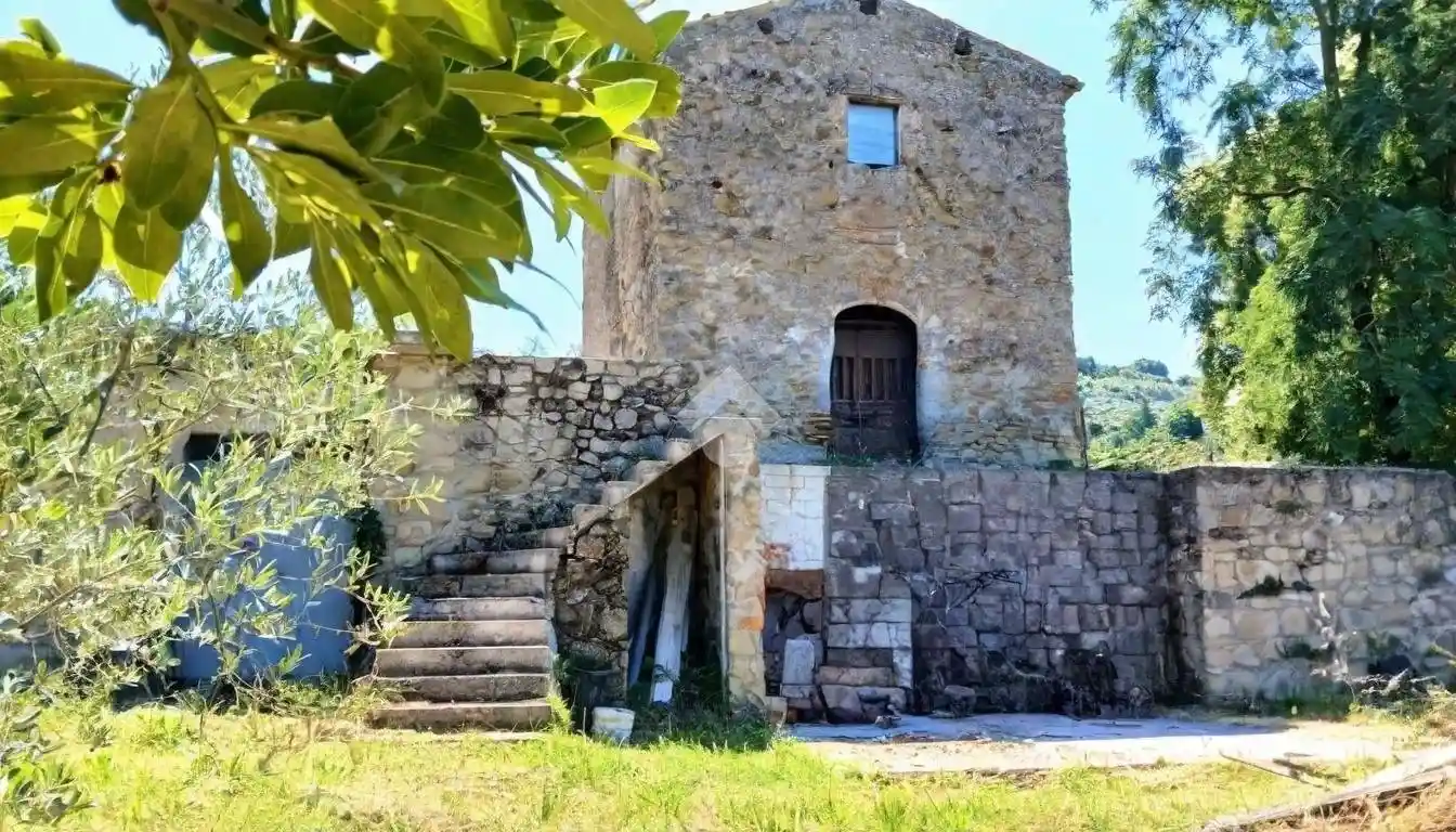 Rustico - Casale in vendita a Paliano