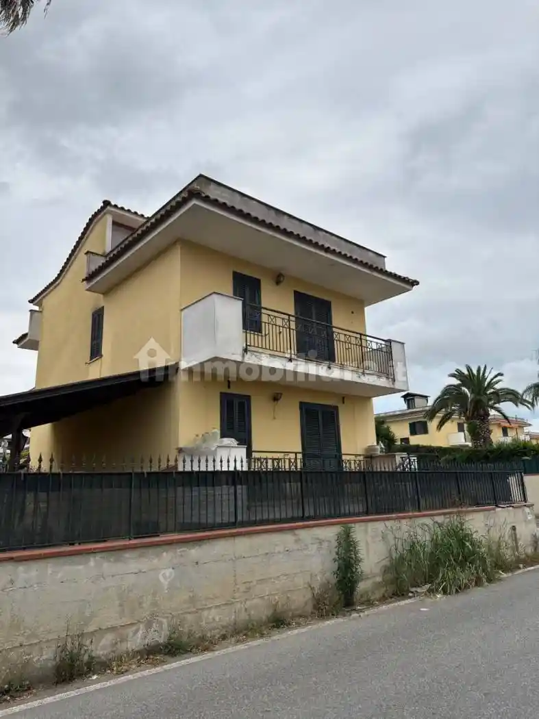 Villa in vendita a Giugliano in Campania