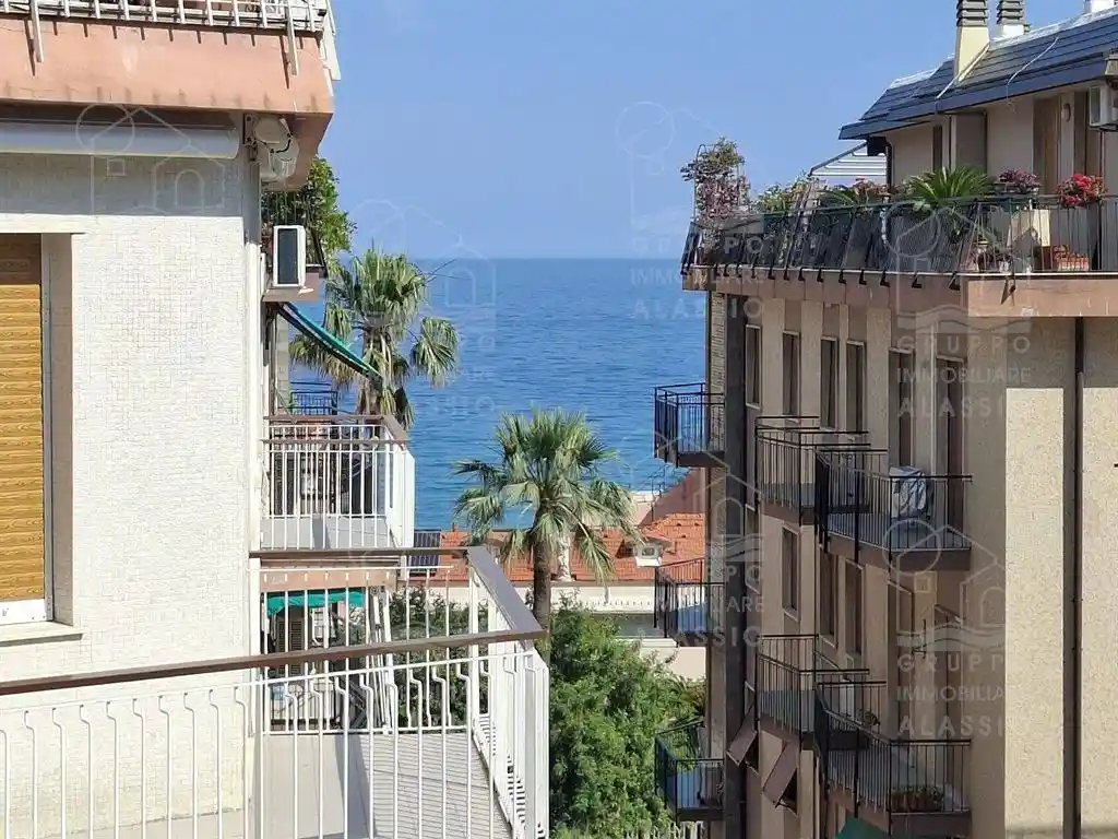 Appartamento in affitto a Alassio