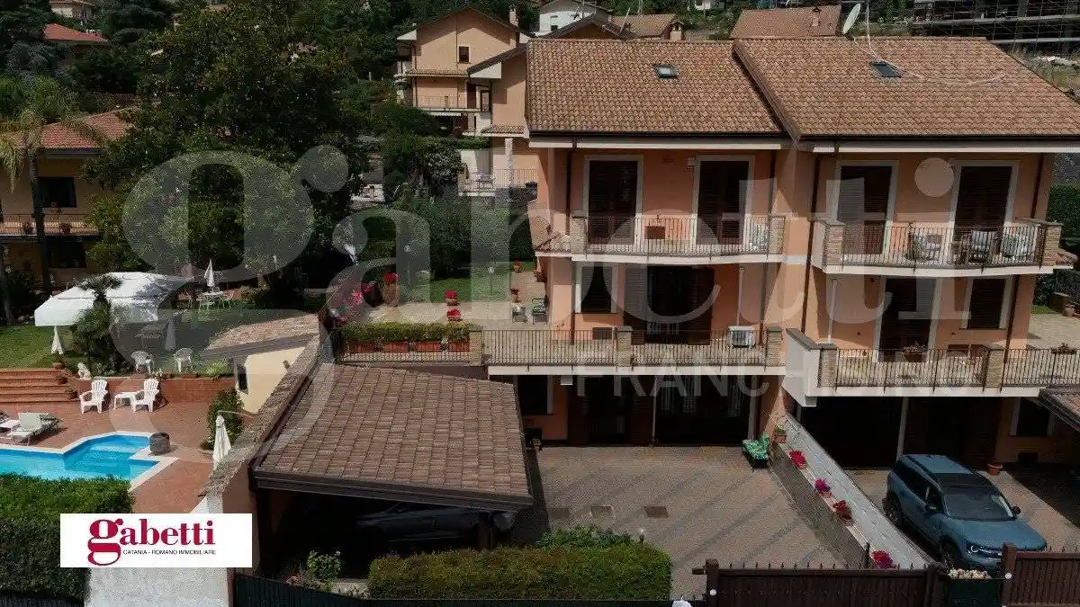 Villa in vendita a Trecastagni