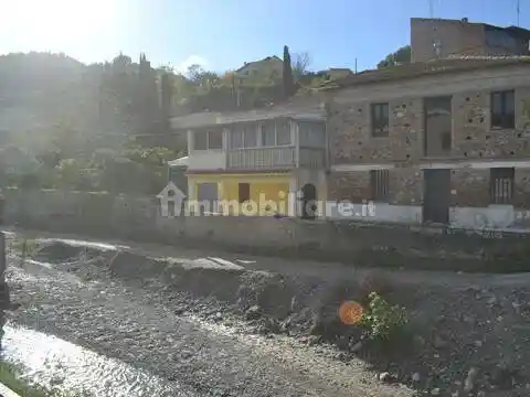 Villa in vendita a Gualtieri Sicaminò
