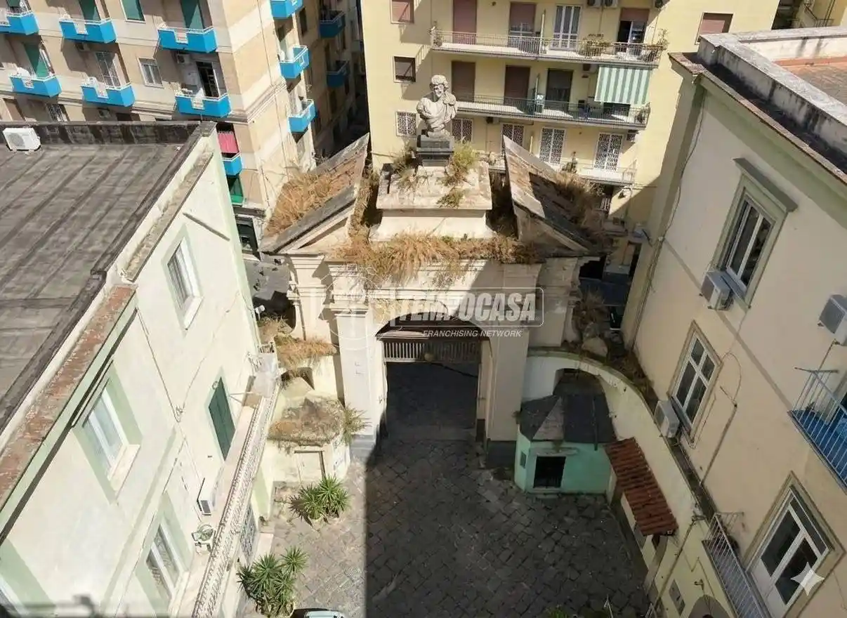 Appartamento in vendita a Napoli