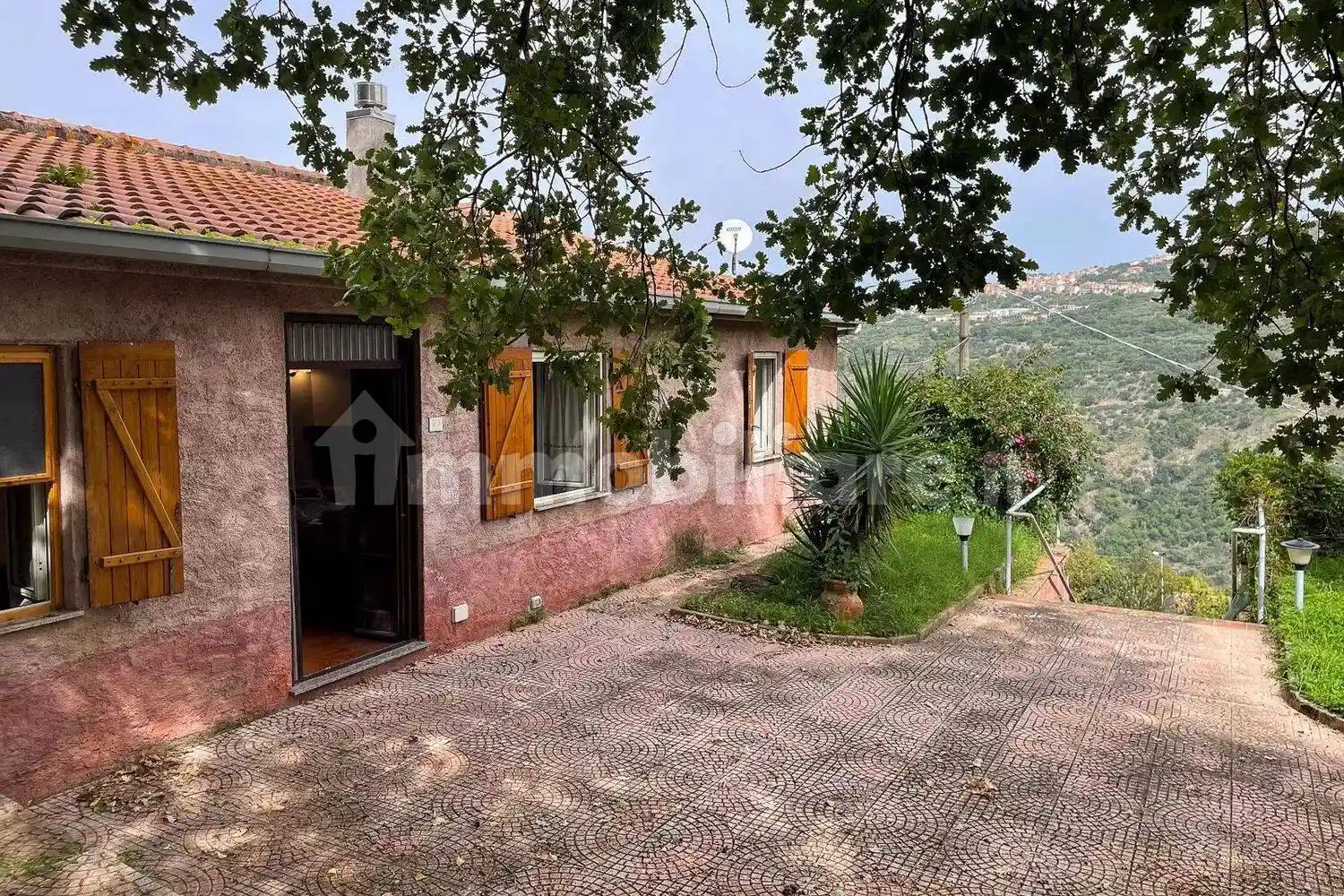 Villa in vendita a San Salvatore di Fitalia