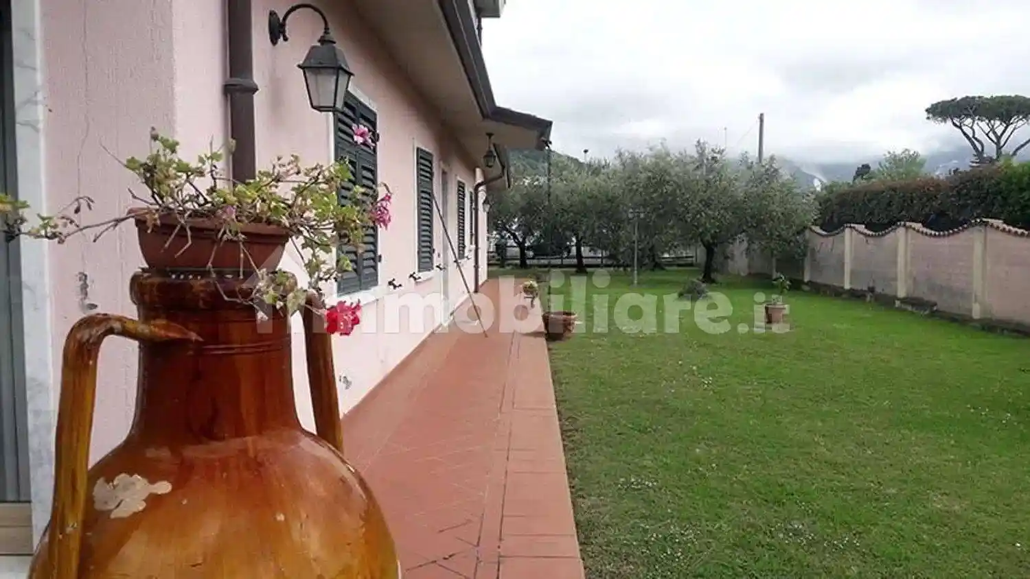 Villa in vendita a Carrara