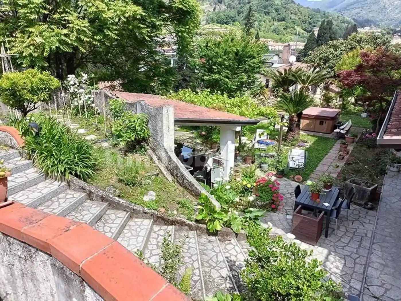 Villa in vendita a Carrara