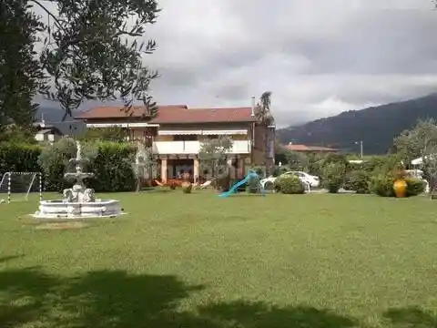 Villa in affitto a Massa