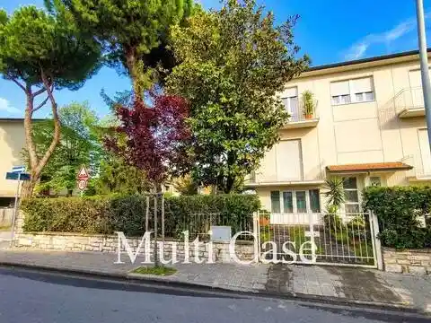 Villa in vendita a Camaiore