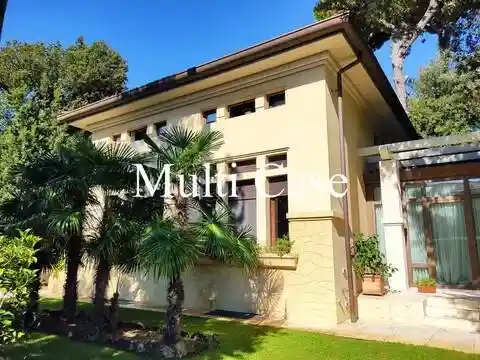 Villa in vendita a Camaiore