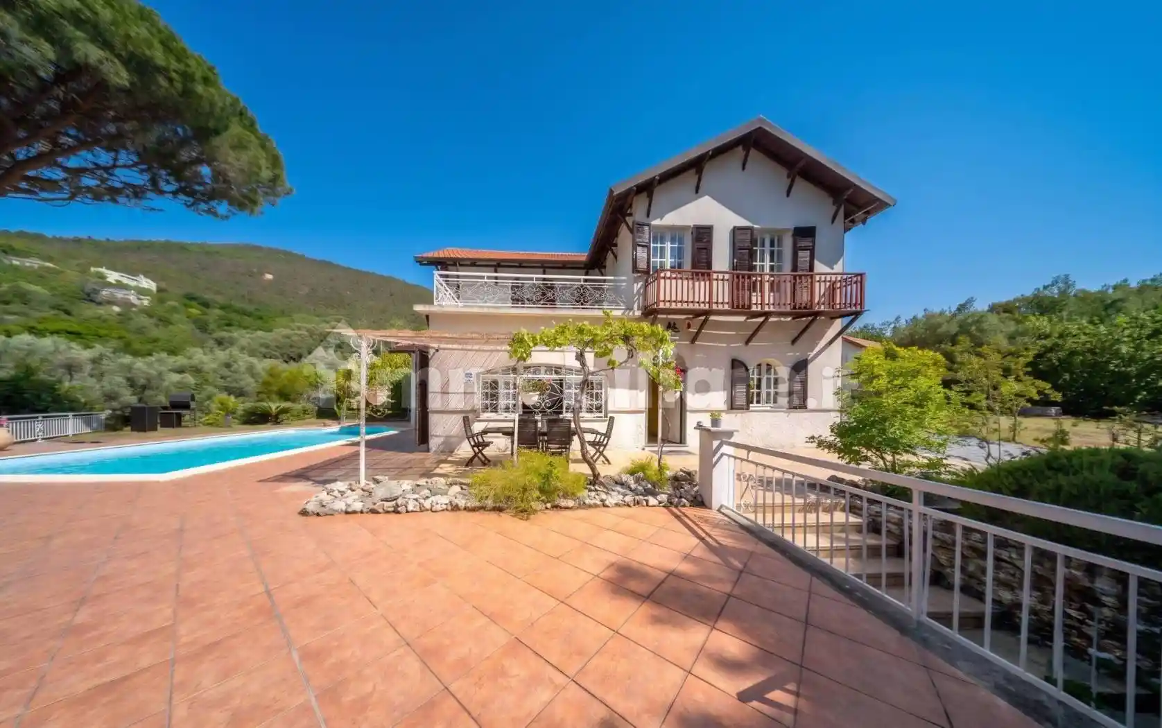 Villa in vendita a Varazze