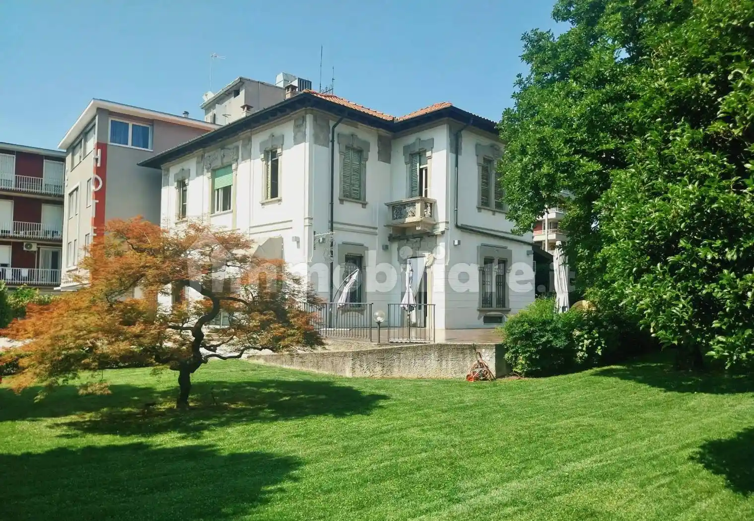 Palazzo - Edificio in vendita a Gerenzano