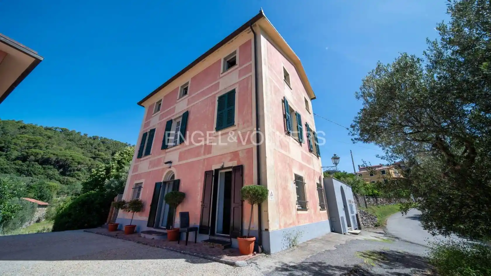 Villa in vendita a Castiglione Chiavarese