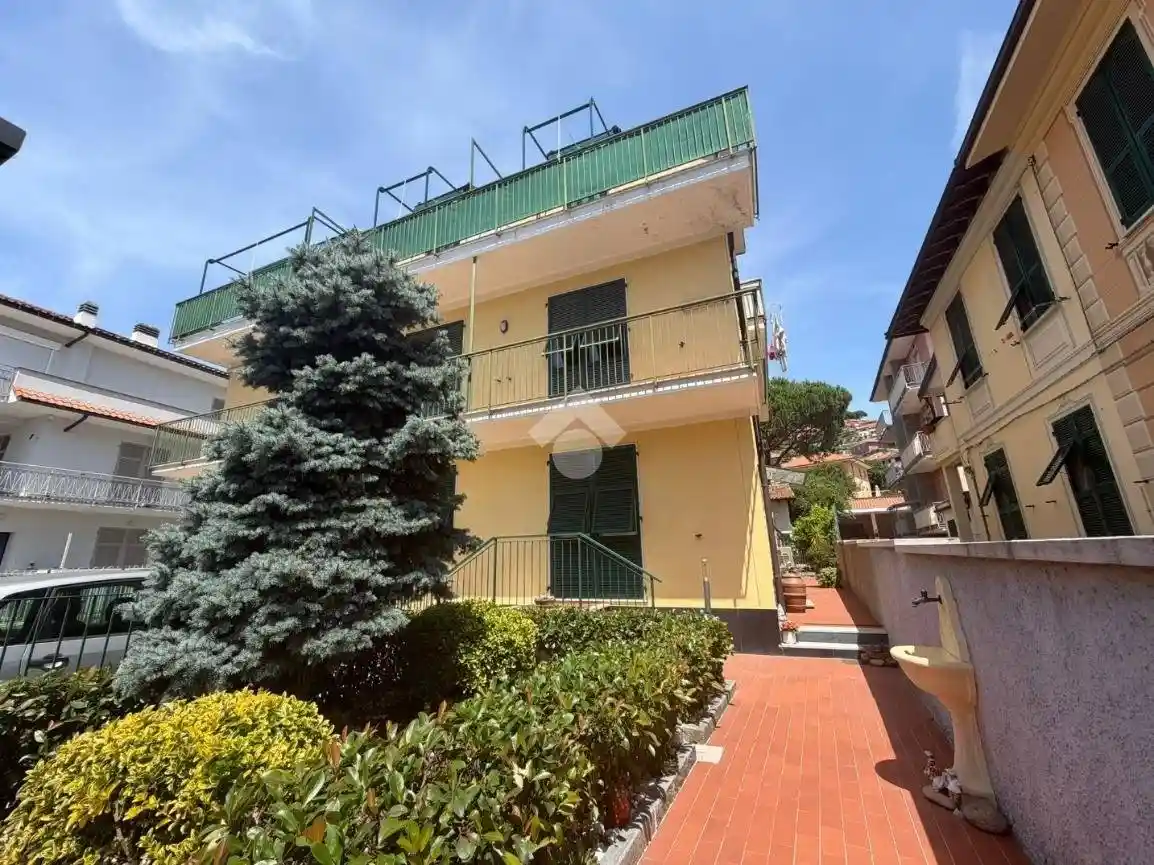 Appartamento in vendita a Casarza Ligure