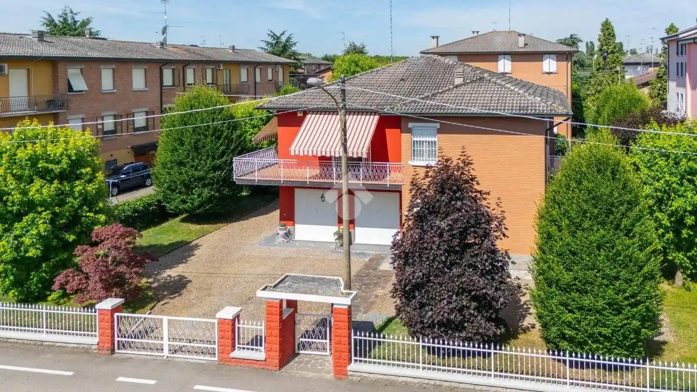 Villa in vendita a Sant'Ilario d'Enza